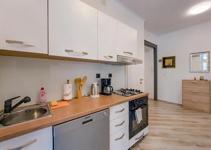 Apartment Beautiful In Pula