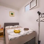 Appartement Beautiful In Pula